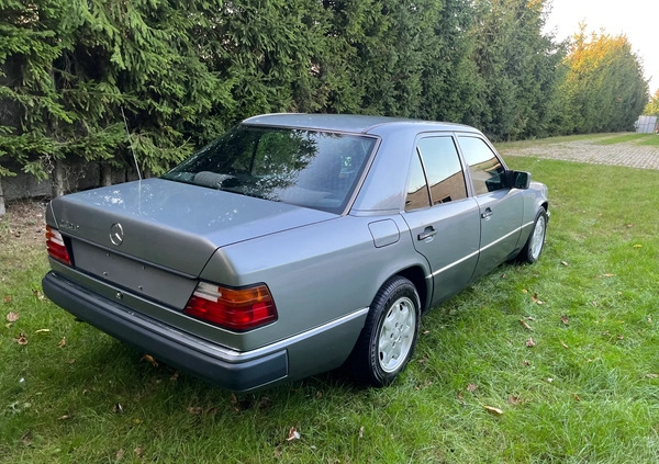 Mercedes-Benz W124 (1984-1993) cena 26890 przebieg: 227000, rok produkcji 1991 z Buk małe 154